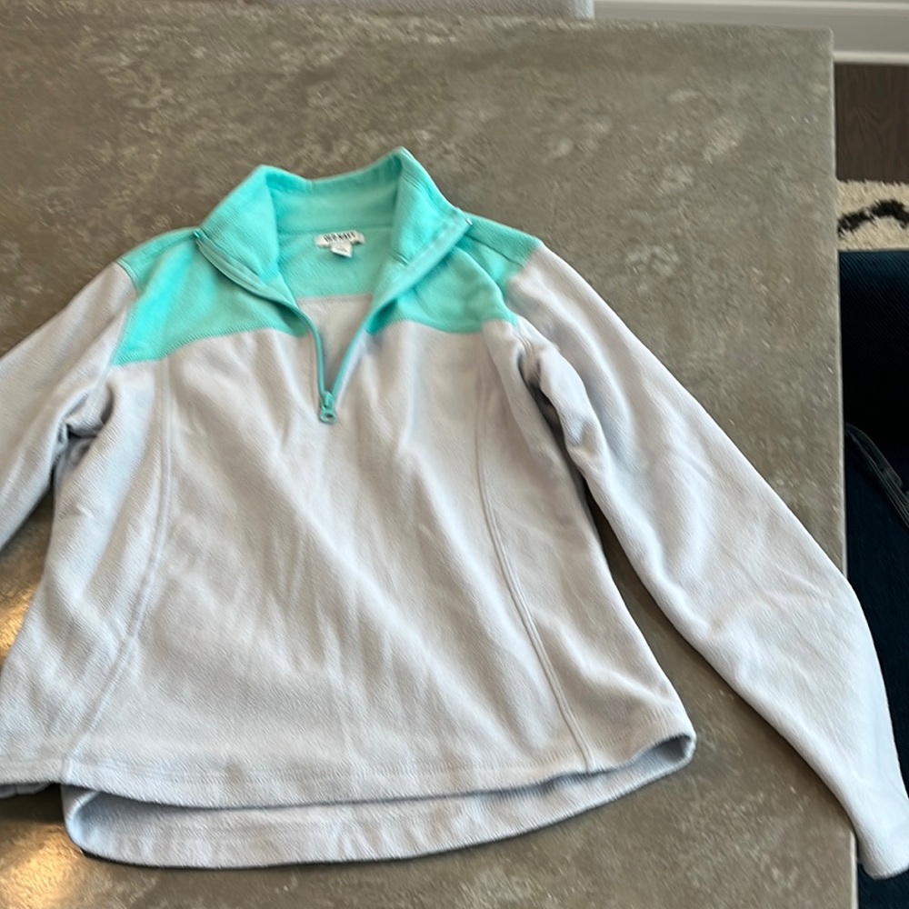 Old Navy fleece pullover. Size Small.